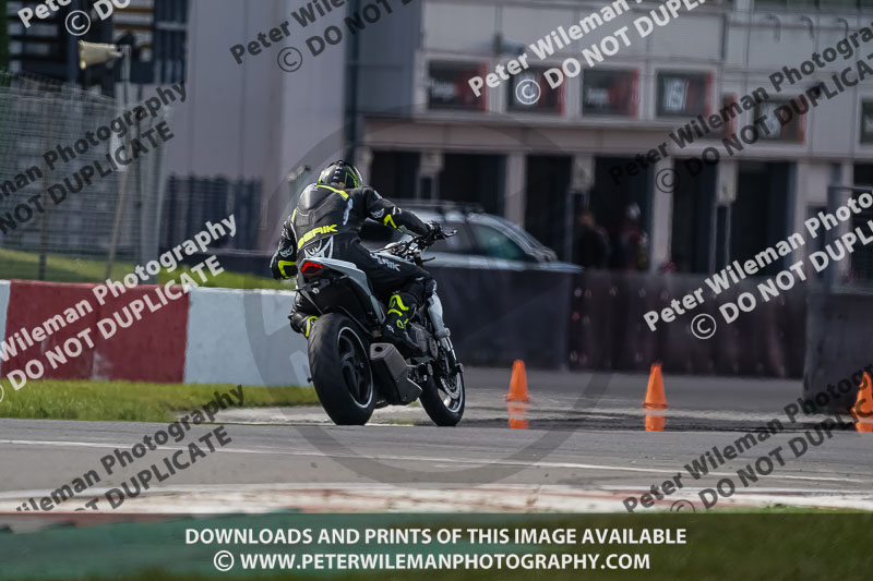 donington no limits trackday;donington park photographs;donington trackday photographs;no limits trackdays;peter wileman photography;trackday digital images;trackday photos
